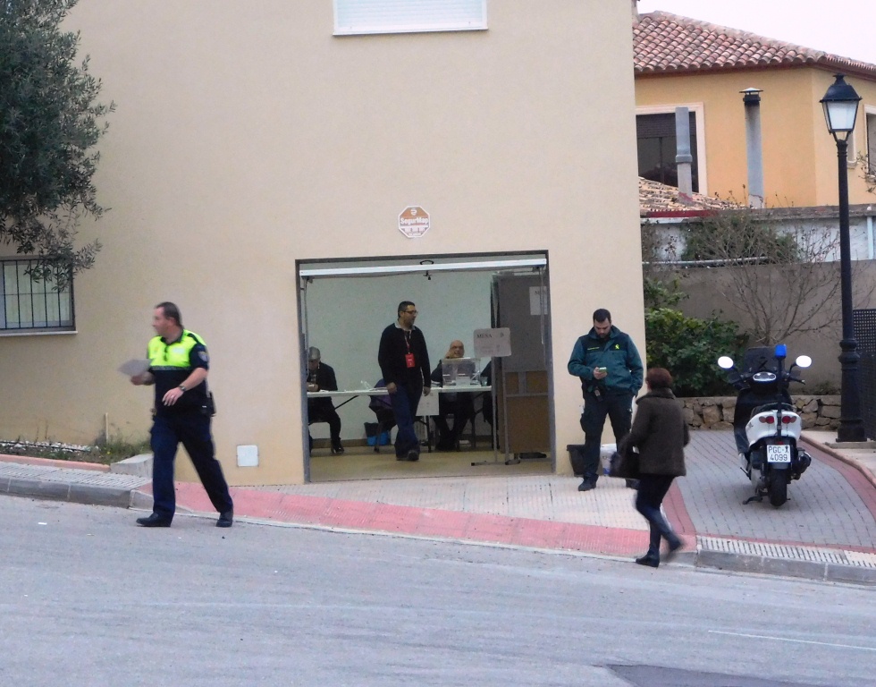 Jornada electoral tranquila en la que la participación cae y la abstención aumenta
