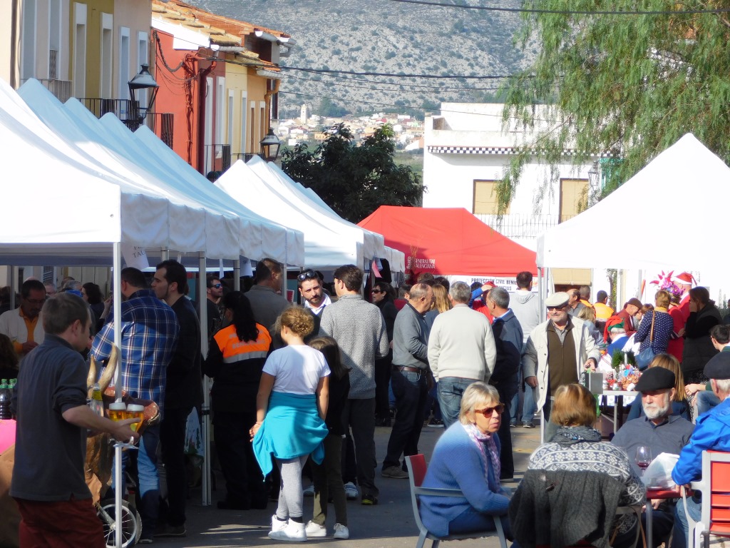 Éxito de la II edición de la Feria del Comercio y Asociaciones de Benidoleig